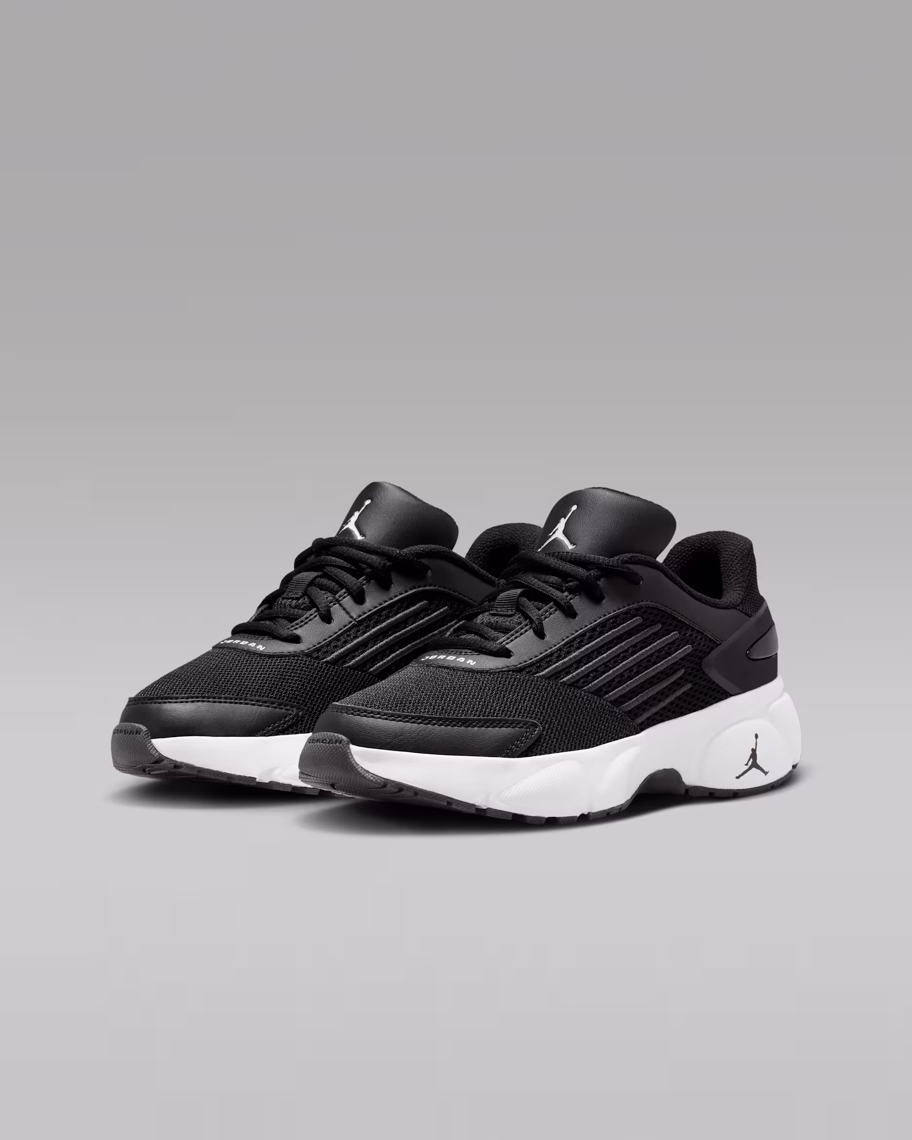 JORDAN TRUNNER NEGRO/BLANCO - image 2