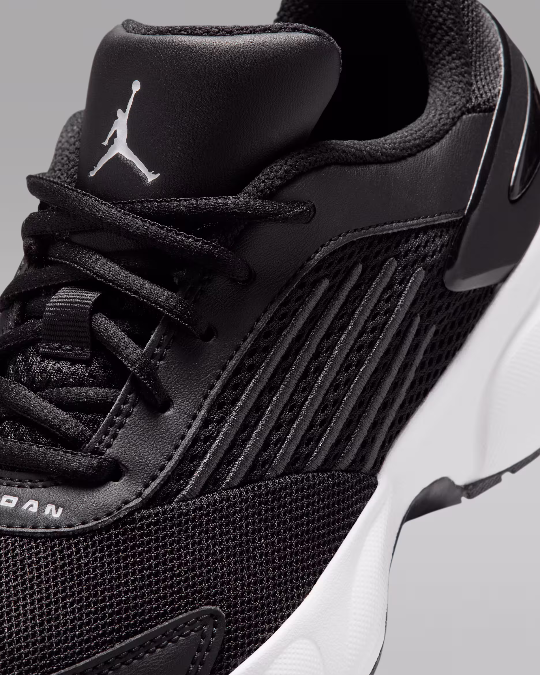 JORDAN TRUNNER NEGRO/BLANCO - image 3