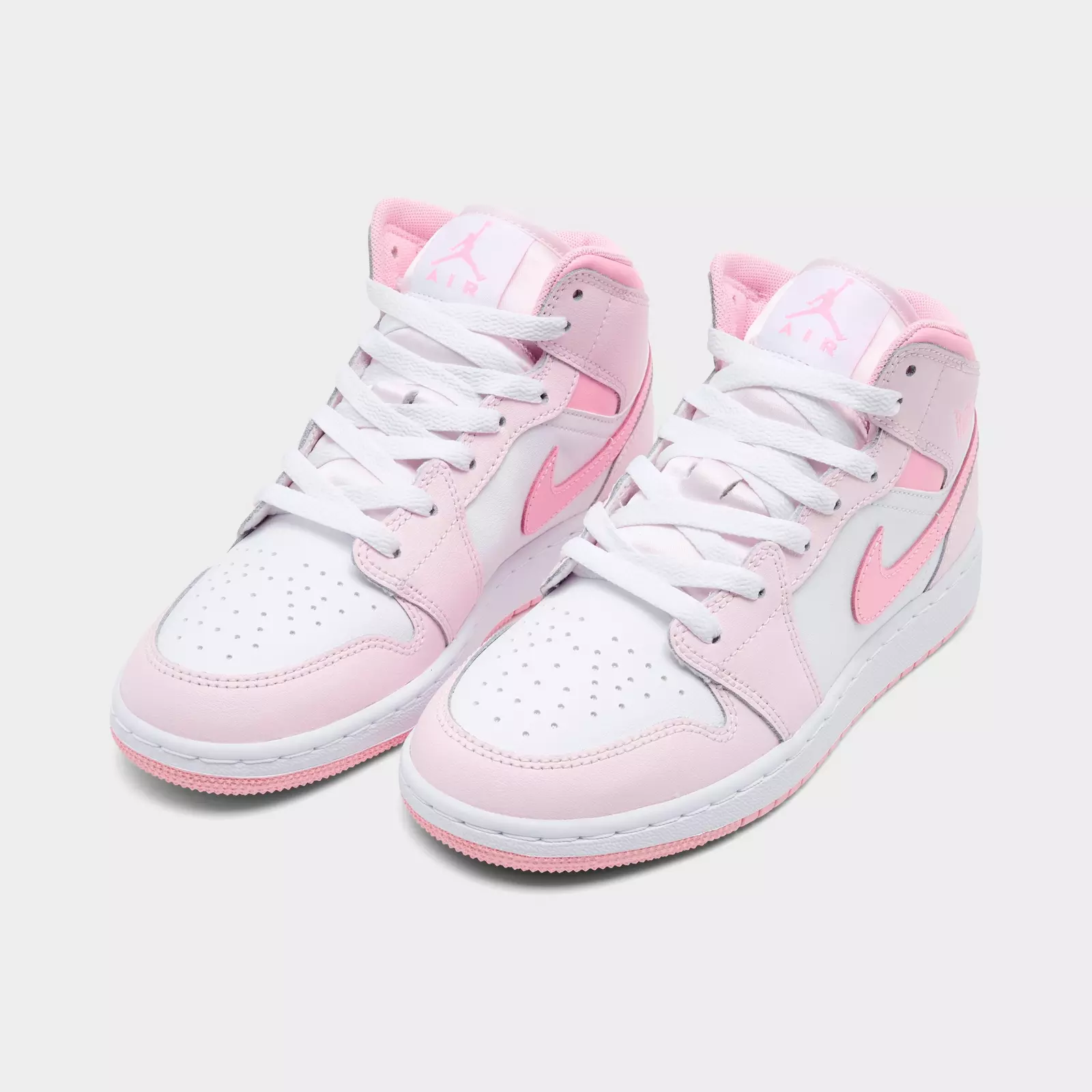 AIR JORDAN RETRO 1 MID - image 2