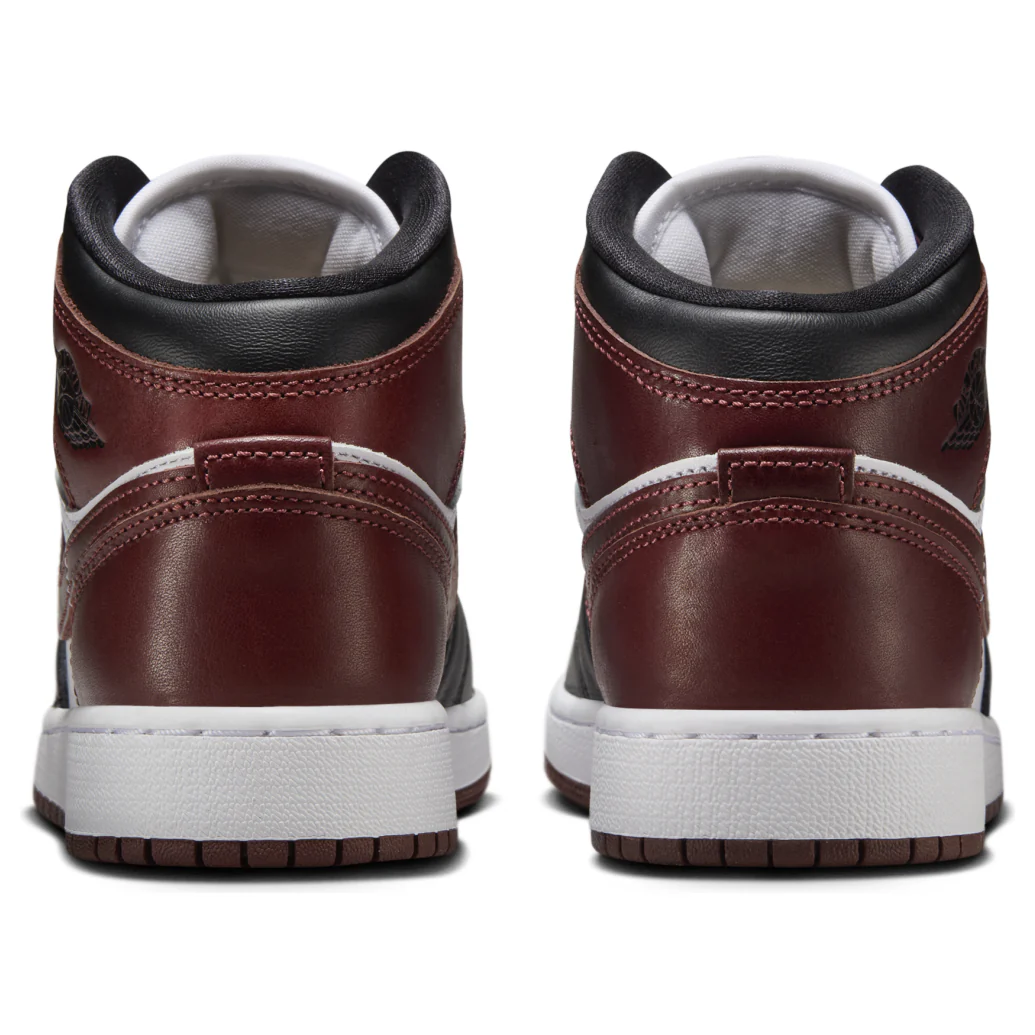 AIR JORDAN RETRO 1 - image 2