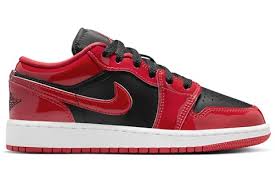 AIR JORDAN RETRO 1 LOW - image 1