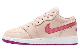 AIR JORD 1 LOW - image 1