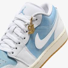 A JOR RE 1 LOW - image 3