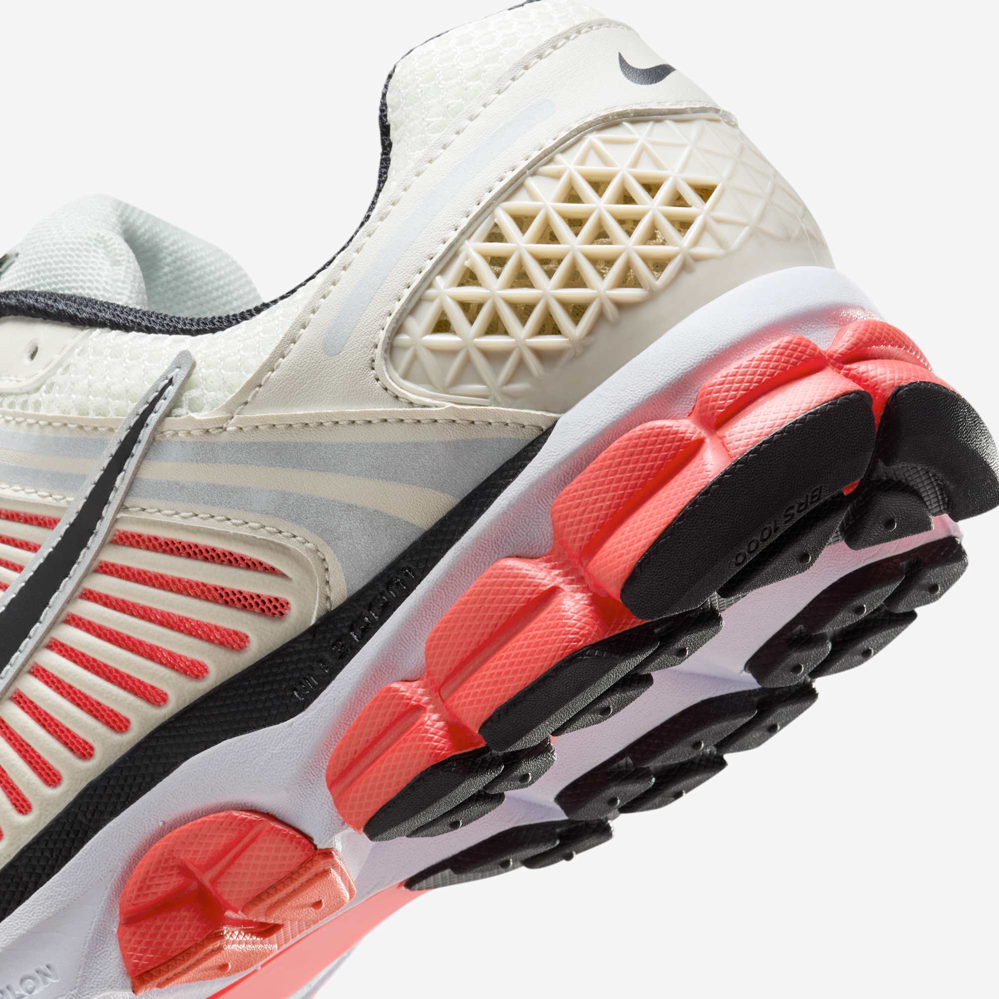 AIR ZOOM VOMERO 5 - image 2