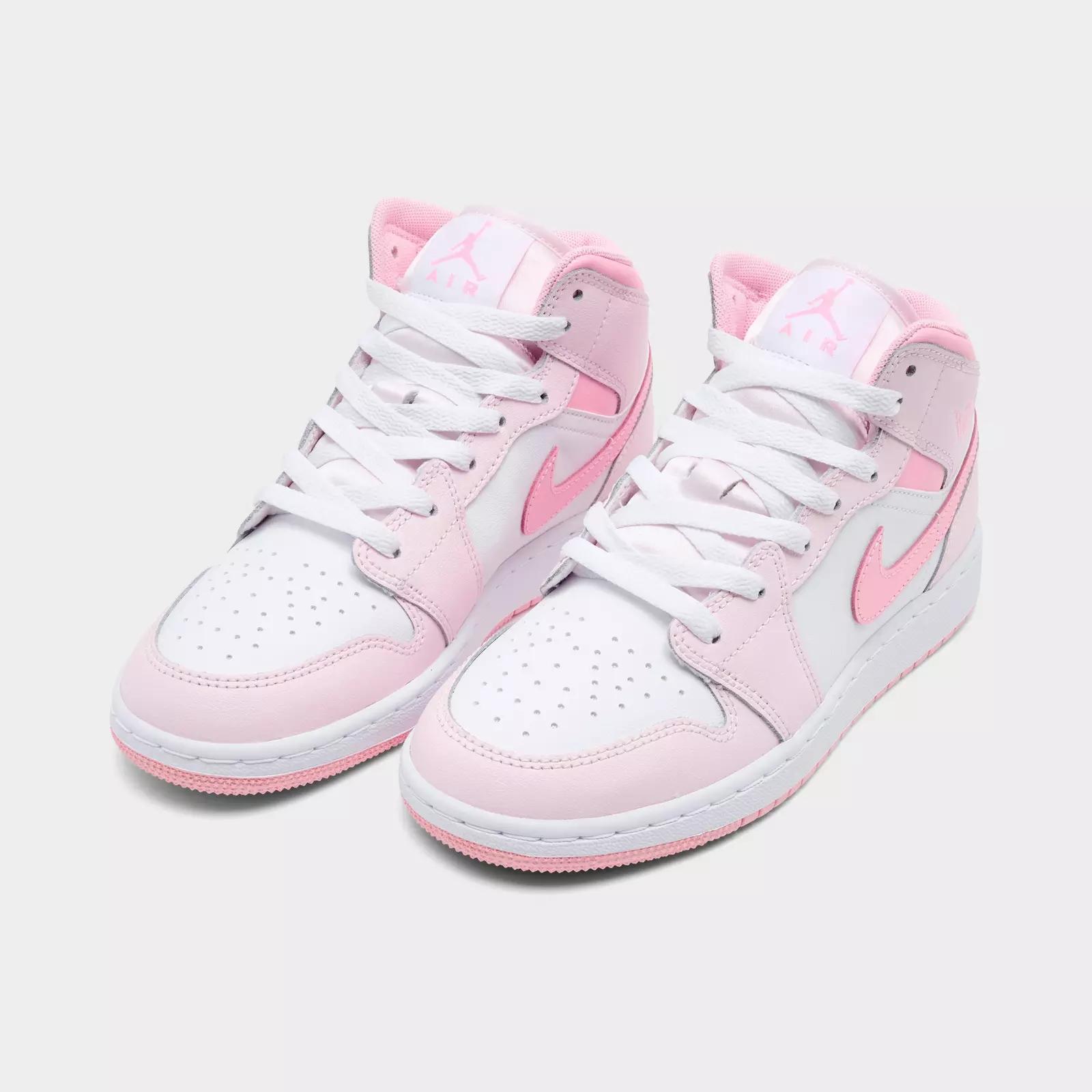AIR JORDAN RETRO 1 MID - image 2