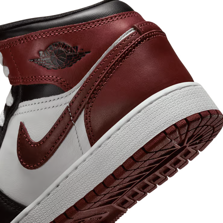 AIR JORDAN RETRO 1 - image 3